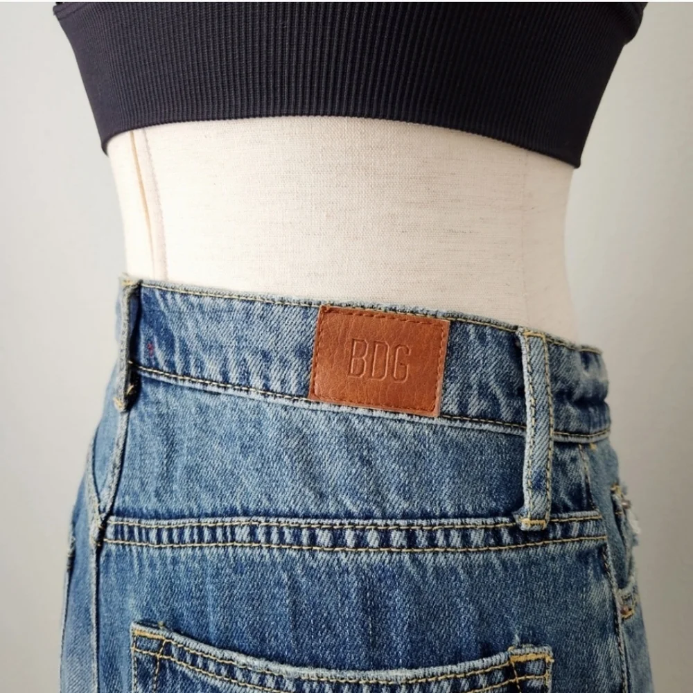 BDG Urban Outfitters Slim Straight High Waisted Cutoff Hem Ankle Jeans, Size 27 - Picture 5 of 16